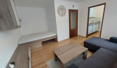 Kiadó 1 szobás lakás, 1 szobás lakás, Trieda Hradca Králové, Banská By