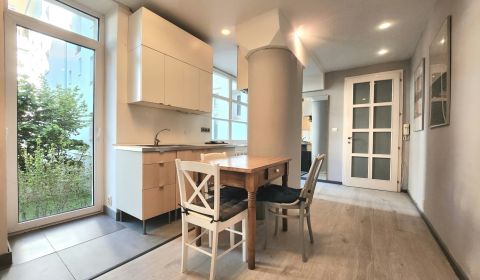Kiadó 2 szobás lakás, 2 szobás lakás, Jakubovo námestie, Bratislava - 