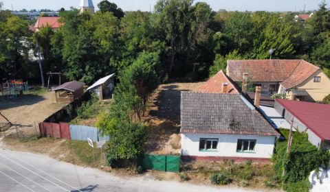 Eladó Családi ház, Családi ház, Námestie sv. Floriána, Piešťany, Szlov