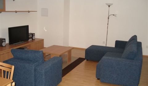 Eladó 3 szobás lakás, 3 szobás lakás, Koniarekova, Trnava, Szlovákia