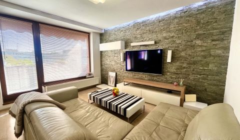 Kiadó 3 szobás lakás, 3 szobás lakás, ul .Obrody, Košice - Západ, Szlo