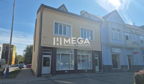 Kiadó Üzlethelység, Üzlethelység, Námestie Slobody, Humenné, Szlovákia