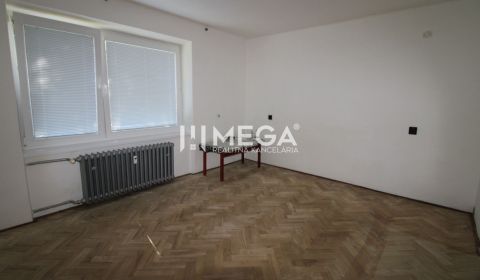 Eladó 2 szobás lakás, 2 szobás lakás, Nemocničná, Humenné, Szlovákia