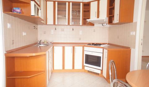 Eladó 3 szobás lakás, 3 szobás lakás, Lackova, Bratislava - Karlova Ve