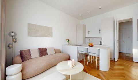 Eladó 3 szobás lakás, 3 szobás lakás, Flöglova, Bratislava - Staré Mes