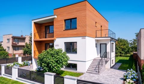 Eladó Családi ház, Családi ház, beňadikova, Nitra, Szlovákia