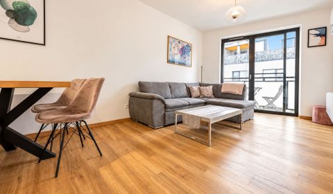 Kiadó 2 szobás lakás, 2 szobás lakás, Na piesku, Bratislava - Ružinov,