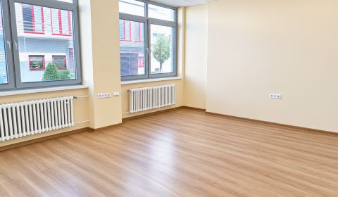 Irodahelység, Kuzmányho, Žilina, Szlovákia