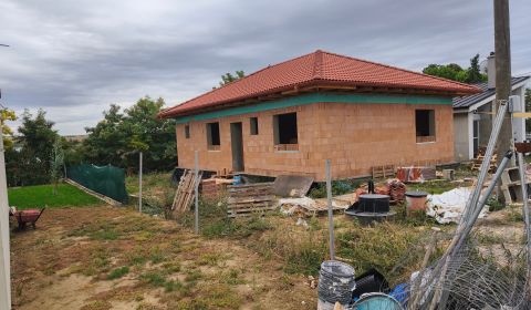 Eladó Családi ház, Családi ház, Výčapky, Nitra, Szlovákia