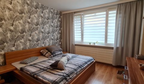 Eladó 3 szobás lakás, 3 szobás lakás, Perecká, Levice, Szlovákia