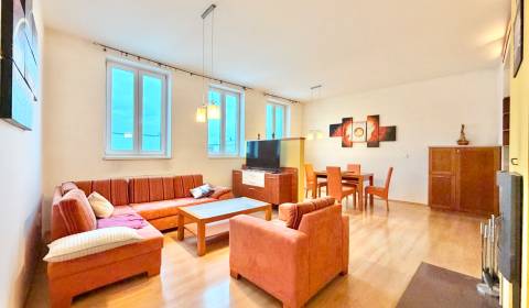 Tágas, felújított 3 szobás lakás kiadó Zsolna központjában