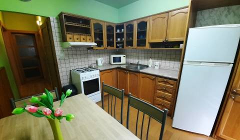 3 szobás lakás, kiadó, Nitra, Szlovákia