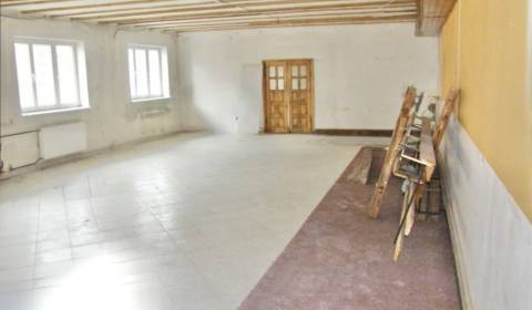 Irodahelység, Sad SNP, kiadó, Žilina, Szlovákia