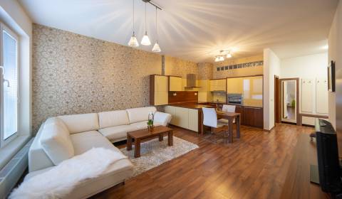 2 szobás lakás, Košická, kiadó, Bratislava - Ružinov, Szlovákia