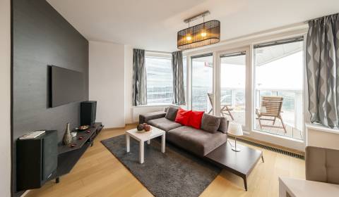 4 szobás lakás, Landererova, kiadó, Bratislava - Staré Mesto, Szlováki