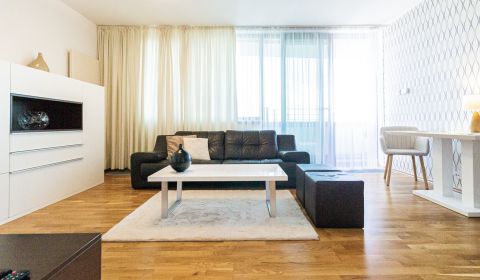 Kiadó 2 szobás lakás, 2 szobás lakás, Dvořákovo nábrežie, Bratislava -
