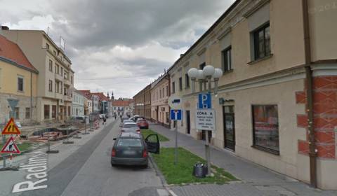 Üzlethelység, kiadó, Trnava, Szlovákia