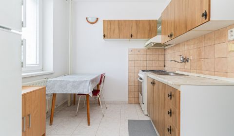 Kiadó 3 szobás lakás, 3 szobás lakás, Na Revíne, Bratislava - Nové Mes