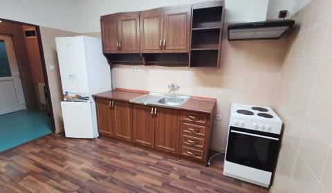 Kiadó 2 szobás lakás, 2 szobás lakás, Nové Zámky, Szlovákia