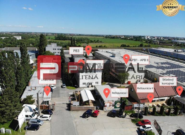 Ipari terület a Pozsonyi III. kerületben, a Púchovská utcában, éttermekkel és raktárakkal.