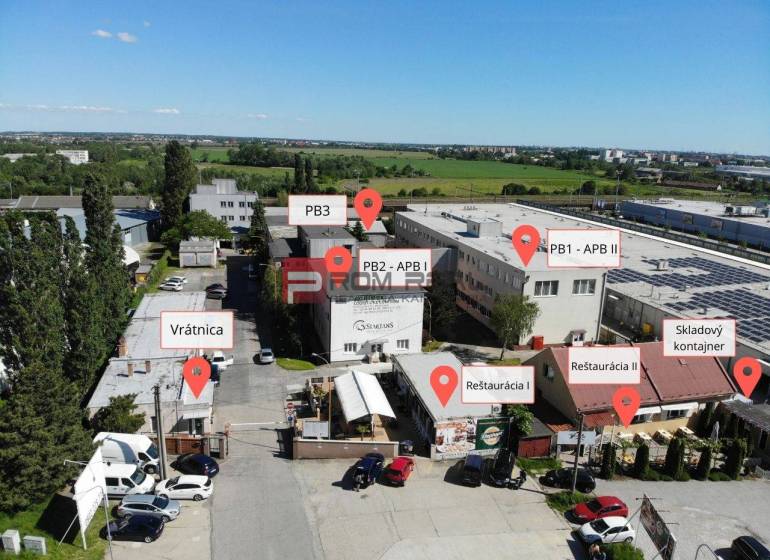 Raktárak és csarnokok területe a Pozsonyi III. kerületben, a Púchovská utcában, az objektumok jelölésével.