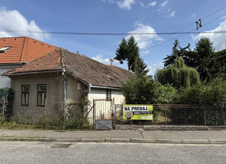 Régi ház eladó Aranyosmaróton lakótelkes.