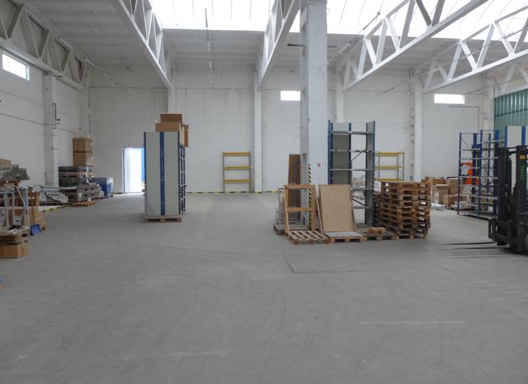 Samozrejme, prosím, poskytnite text, ktorý chcete preložiť do maďarčiny.