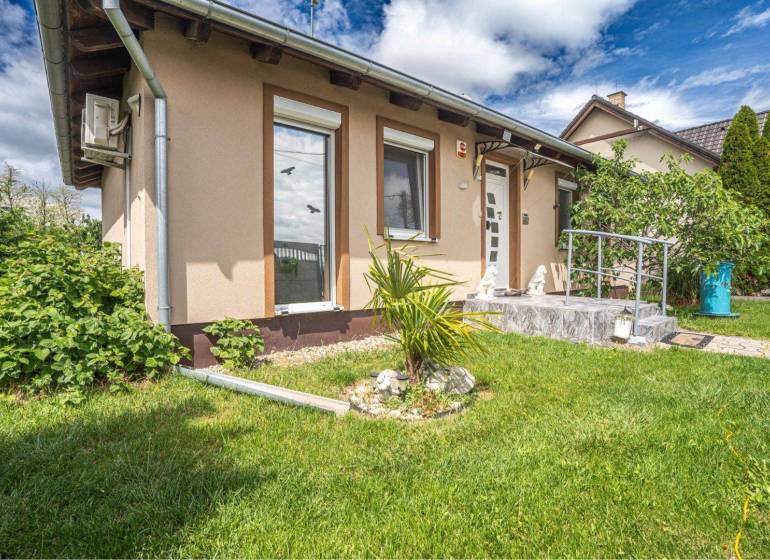 ALL INCLUSIVE | NA PREDAJ ZREKONŠTRUOVANÝ 3 IZBOVÝ RODINNÝ DOM, KĽÚČIAROVE KRAČANY