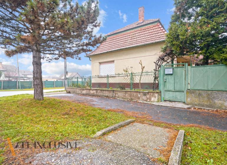 4 - 2025-12-01T161501.516.jpg