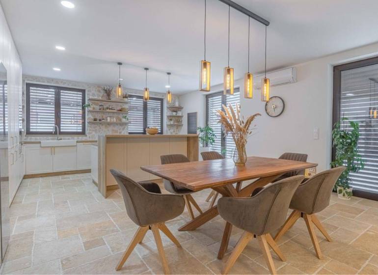 ALL INCLUSIVE |NA PREDAJ 4 IZB RD S DVOJGARÁŽOU, DUNAJSKÁ STREDA