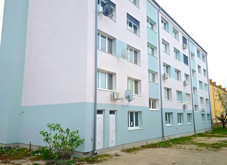 Lakóépület a Pod Párovcami utcában, Pöstyénben, alkalmas 2 szobás lakásra.