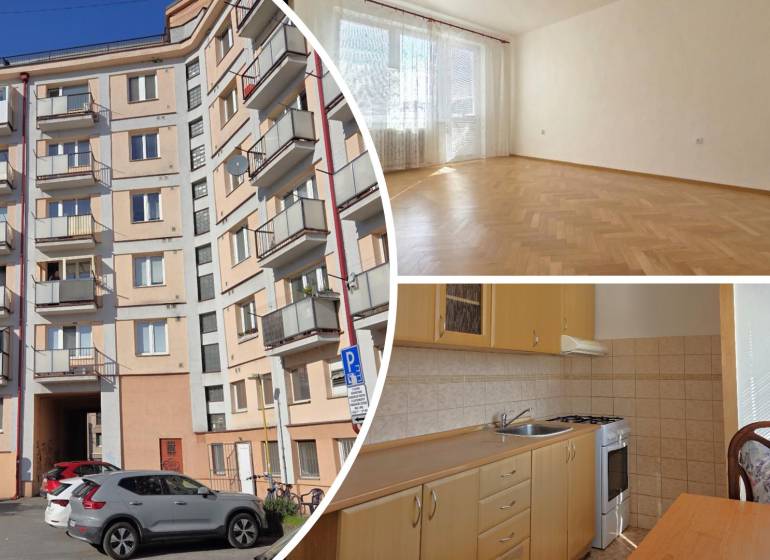 Lakomplexum a ČSA-n, Kassa, kilátással egy háromszobás lakásra. Fa mintázatú padló.