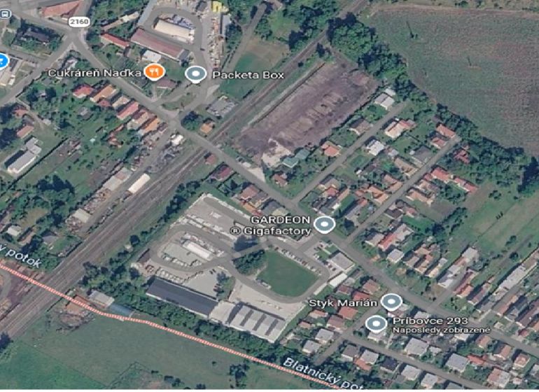 Légi felvétel Martin városrész területéről és családi házairól, az infrastruktúrára összpontosítva.