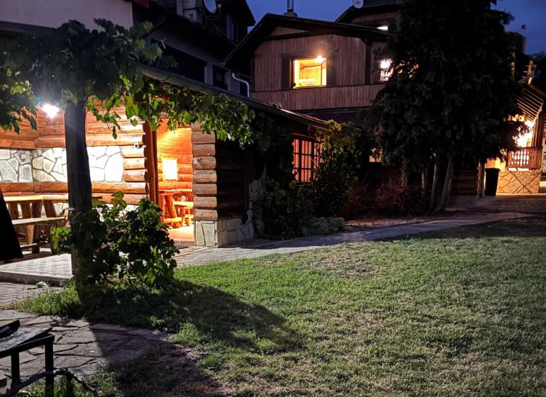 Rekreációs apartman a Hlboká utcában, Podhájska településen, faházas pavilonnal.
