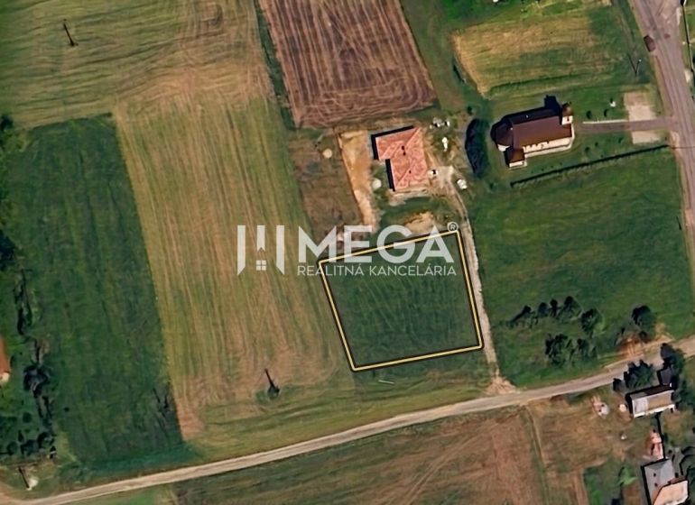 Műholdas nézet a lakóterületekről Víťazovce faluban, zölddel és épületekkel körülvéve.