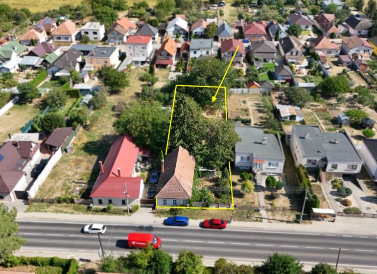 Légi felvétel a telkekről - lakóhely a Krušovce-i Štefánik utcában, látható házzal.