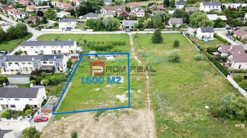 Lakóterületek Mariankán, a Na Ovsisku utcában, 1600 m²-es méretben.