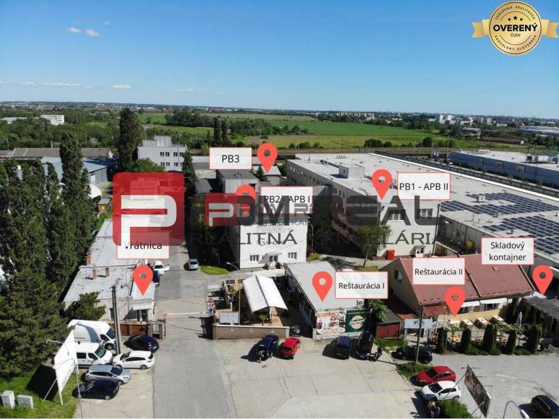 Ipari terület a Pozsonyi III. kerületben, a Púchovská utcában, éttermekkel és raktárakkal.