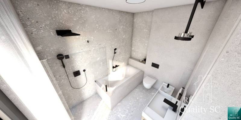 Családi ház fürdőszobája káddal, zuhanyzóval és WC-vel, minimalista dizájn.