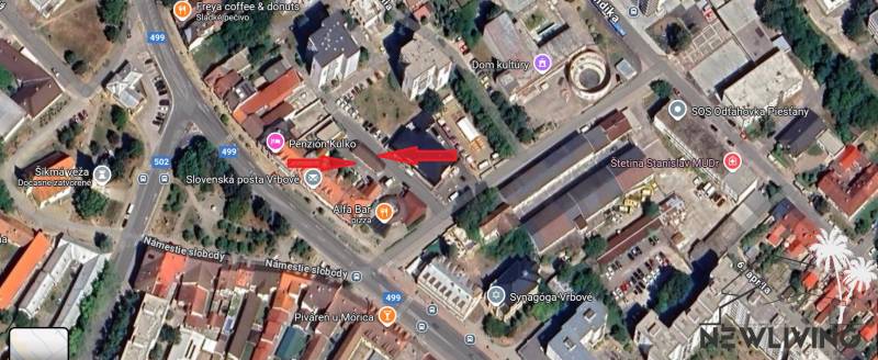 Légi felvétel az üzleti területekről a Vrbové-i Szlovák Nemzeti Felkelés utcában.