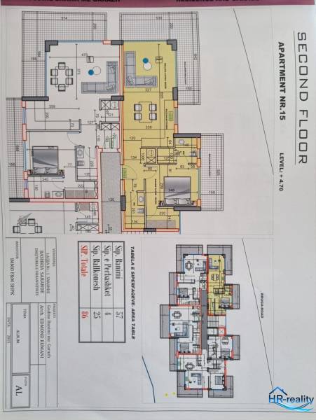 Kétszobás nyaraló apartman nappalival és erkéllyel a második emeleten.