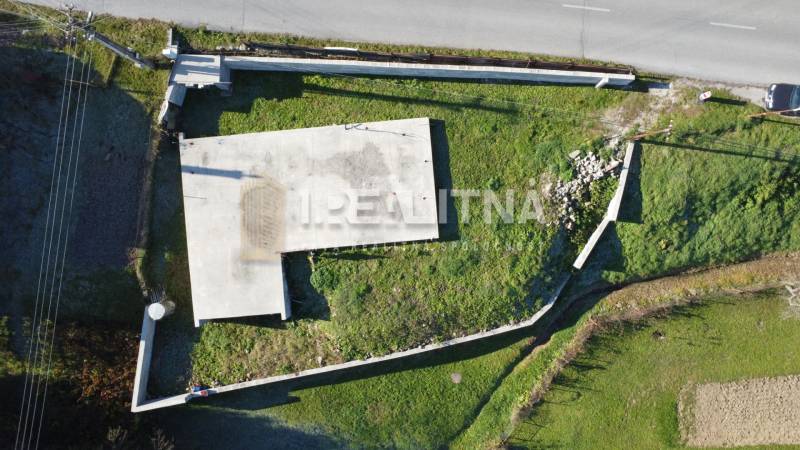 Építési alap a lakótelekhez a Lukavica 8. utcában.