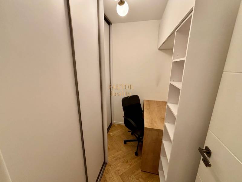 Sajnálom, ale potreboval by som vedieť, čo presne chcete preložiť do maďarčiny. Mohli by ste mi poskytnúť text, ktorý potrebujete preložiť?