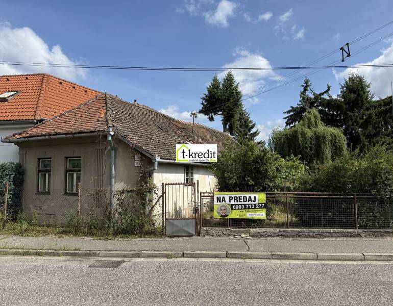 Régi ház eladó Aranyosmaróton lakótelkes.