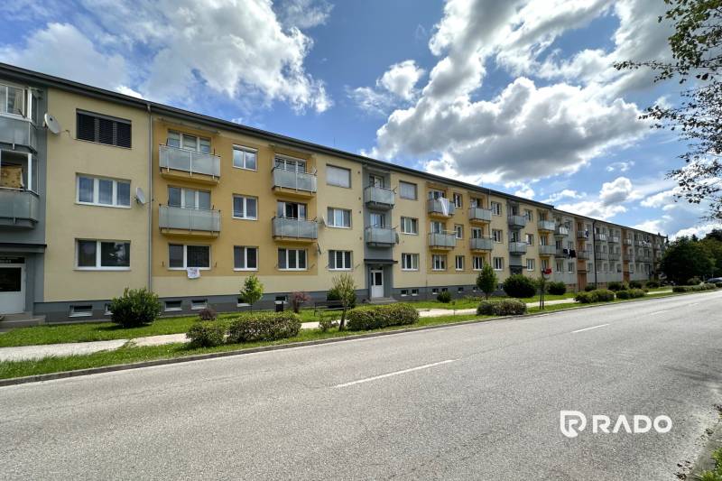 Lakóház a Púchov-i Obrancov mieru utcában, amely magában foglal egy 2 szobás lakást.