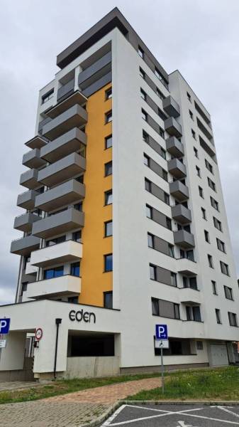 Magas épület 