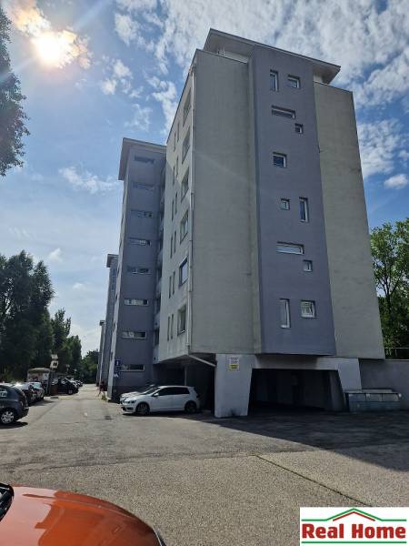 Lakóház a Vrakunská úton Pozsony-Ružinovban, 2 szobás lakás kínálata.