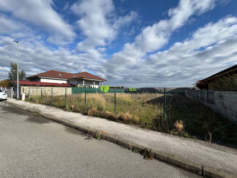 Lakótelek Kassán, Krásna városrészben, a Tokajská utcában.