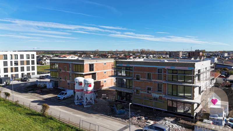 Háromszobás lakások építési projektje a Szlovákiai Grob Szivárvány utcájában.