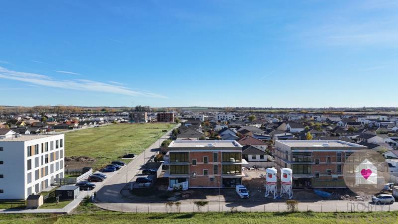 Új építésű lakások a Szlovákiai Grob Szivárvány utcájában, kényelmes 3 szobás lakásokat kínálnak.